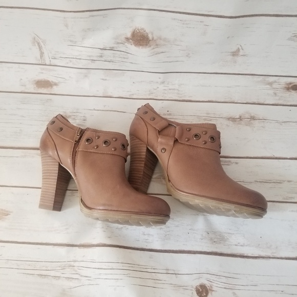 NWOT Sofft Leather Ankle Booties - Picture 3 of 8